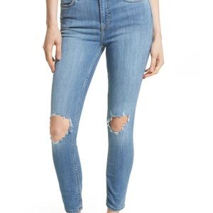 ✨HP✨Free People Busted Knee Jeans